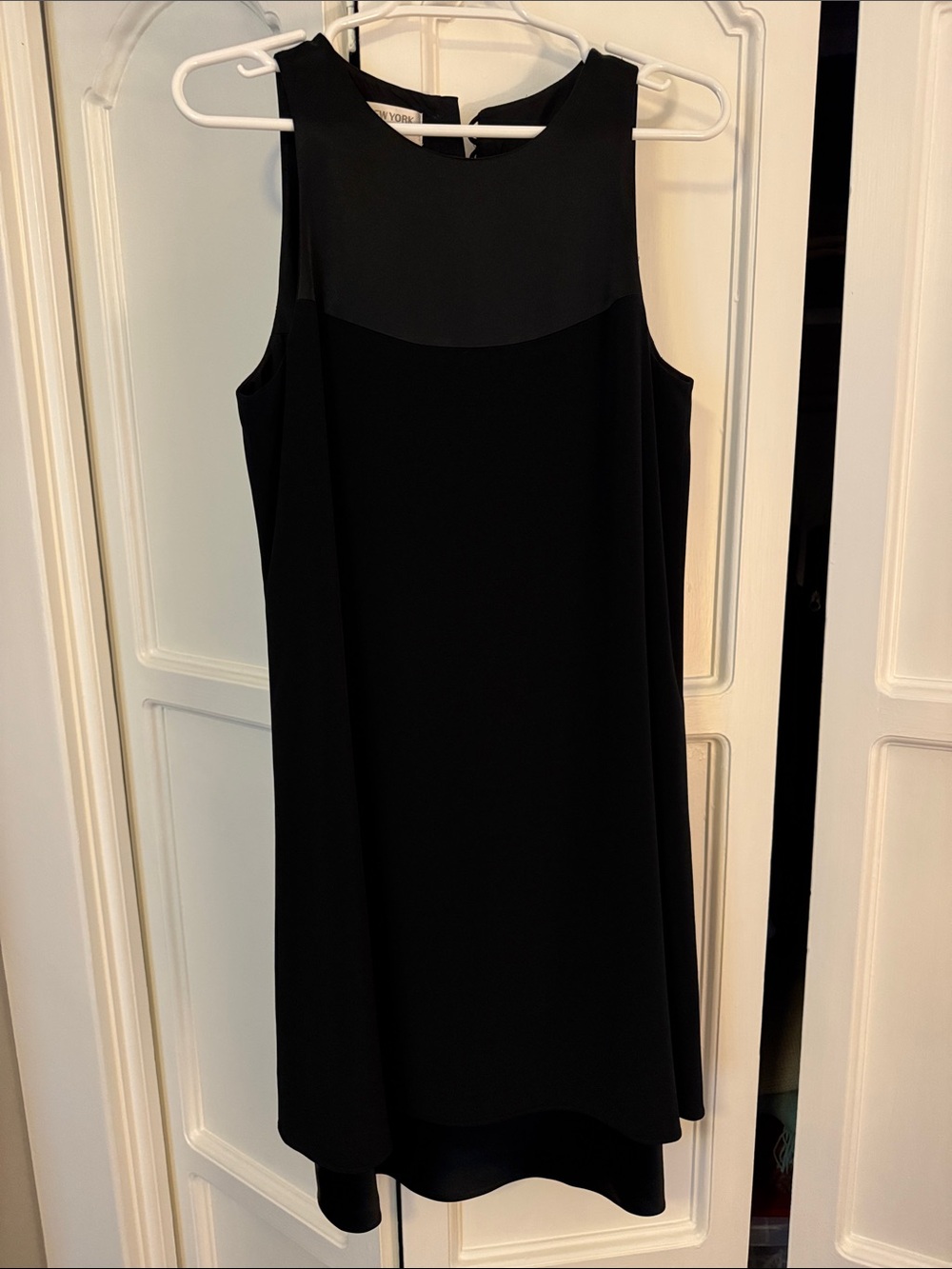 Jones New York Sleeveless Black Shift Dress